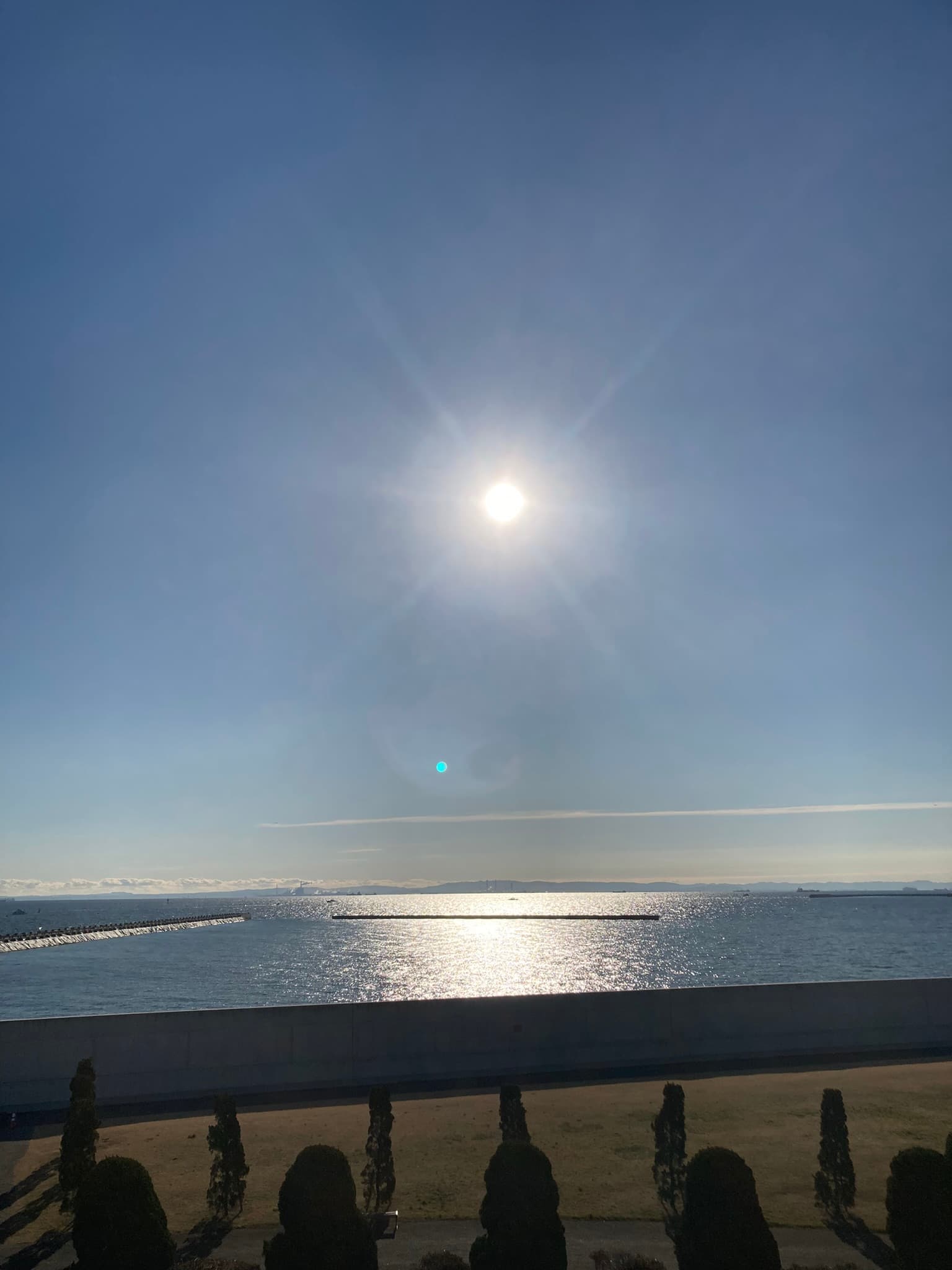 海と太陽の反射